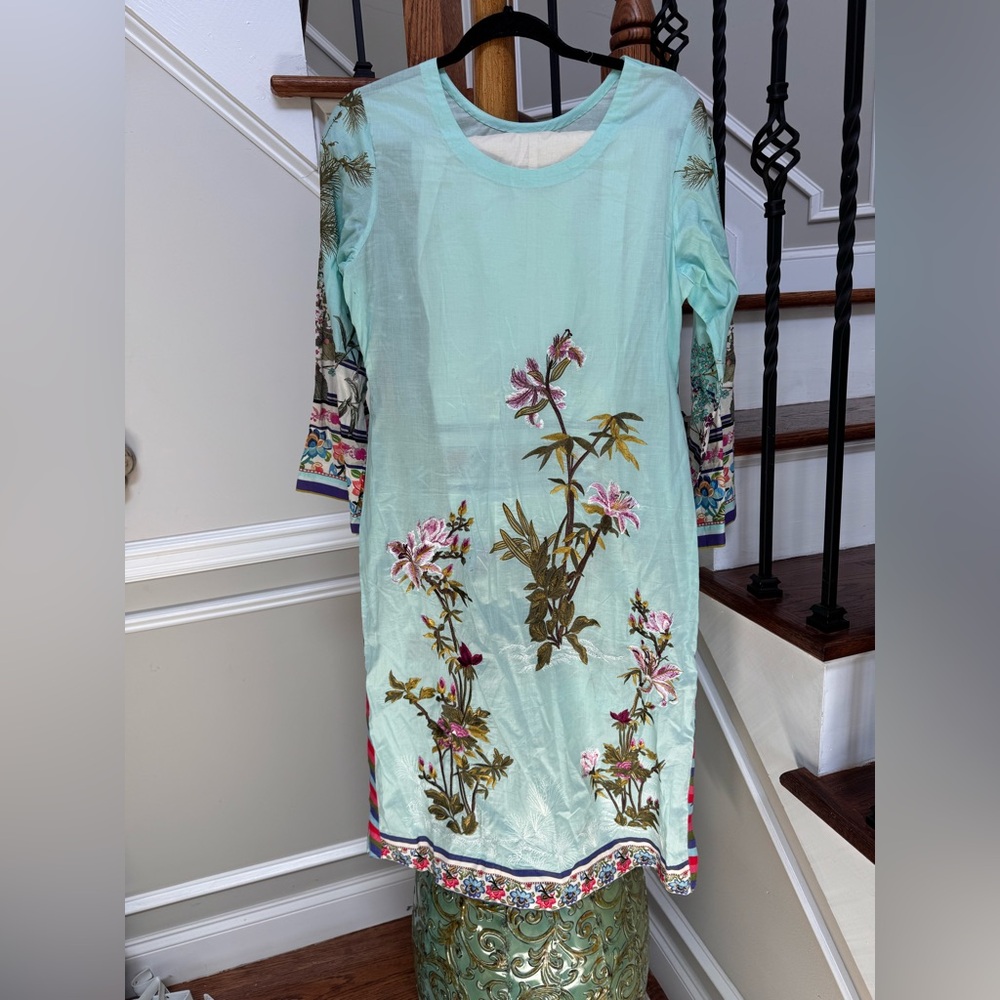 Blue Sheath Dress with 3/4 Sleeves and Scoop Neck
